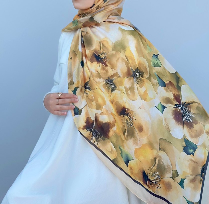 Sarı Çiçekli Kadın Şal - Görsel 2