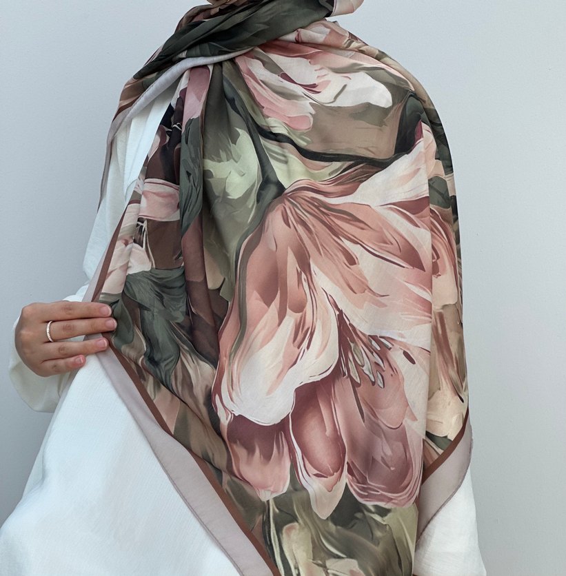 Kadın Canlı Çiçekli Şal - Görsel 3