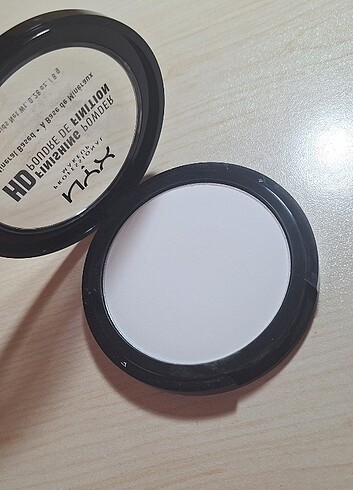 L'Oréal Paris Nyx Pudra