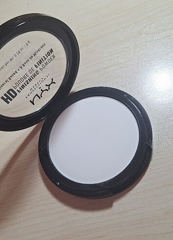  Beden Nyx Pudra