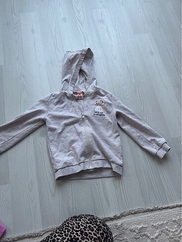Sweattshirt