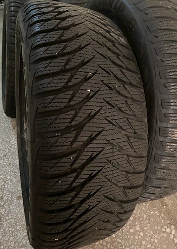 Siyah Goodyear Lastikler - Görsel 2