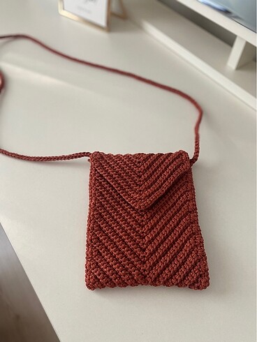 Zikzak model telefon çantası