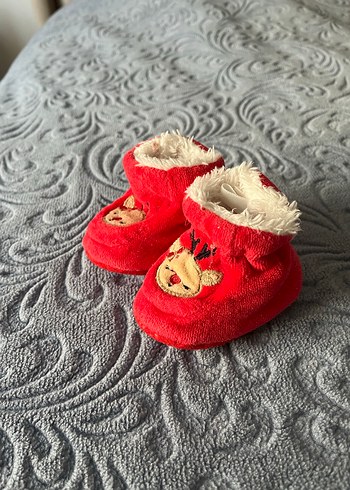 Kızlar İçin Kırmızı Nakışlı Sıcak Ev Terliği - Görsel 2