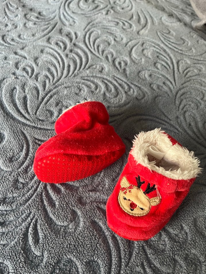 Kızlar İçin Kırmızı Nakışlı Sıcak Ev Terliği - Görsel 3