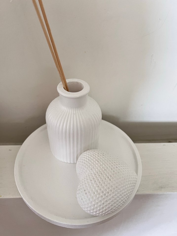 Beyaz Seramik Vazo ve Dekoratif Set - Görsel 3