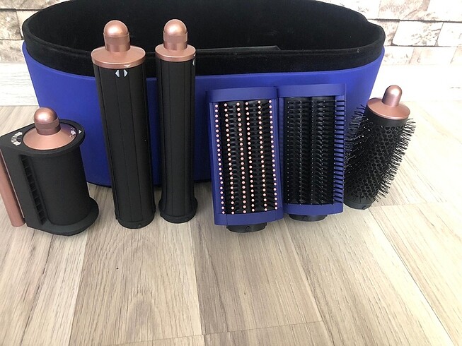Dyson airwrap