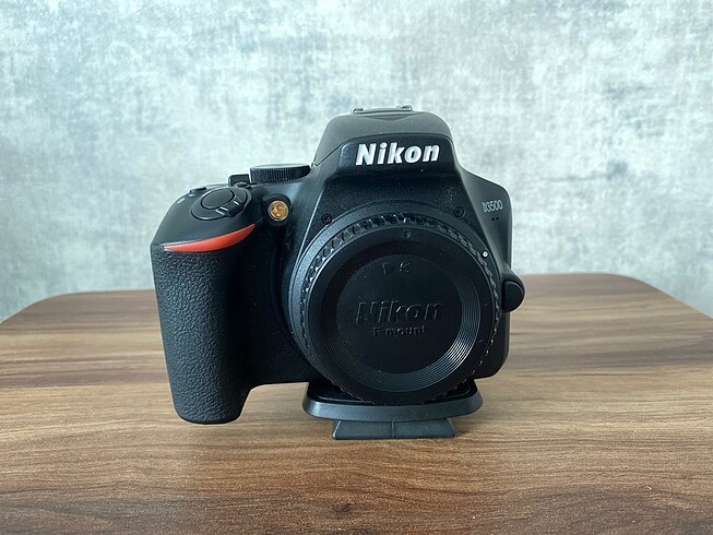  Beden Renk Nikon D3500 18-140mm