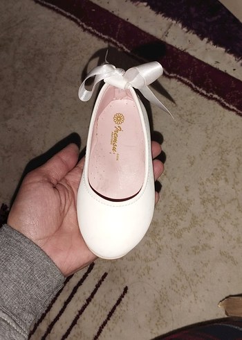 Klasik Beyaz Fiyonk Detaylı Kız Babet - Görsel 2