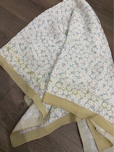 Desenli silk home eşarp