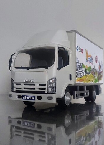 İsuzu Kamyonet Özel Yapım Maket 1/18