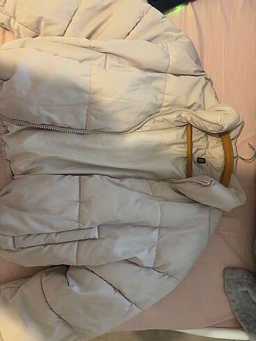H&M H&M krem şişme mont