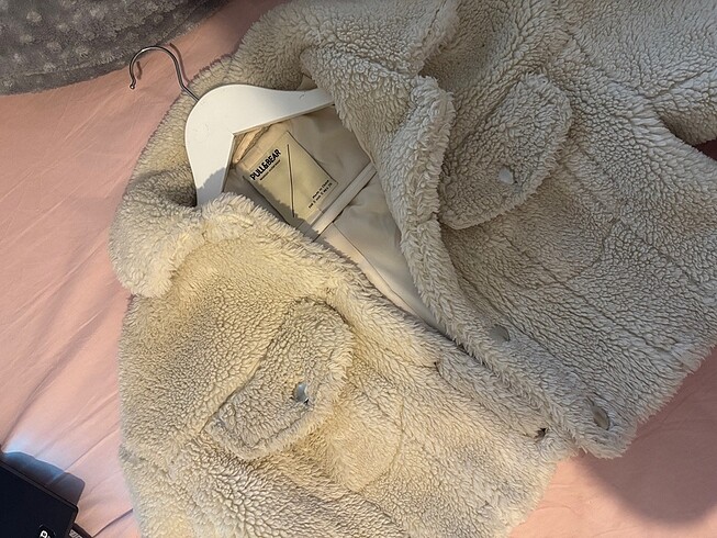 Pull and Bear Pull and bear tüylü crop mont