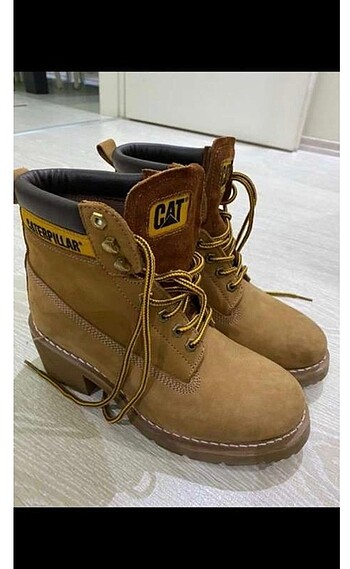 Caterpillar ottawa camel kadin nubuk bot
