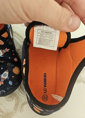 22 Beden mavi Renk Lcw 22 no ev ayakkabisi