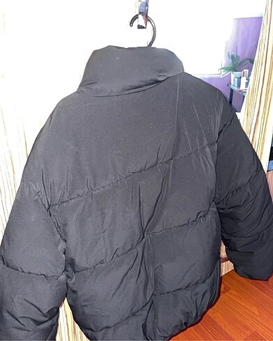 Siyah şişme mont - Görsel 5