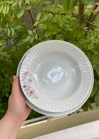 Karaca Beyaz ve Çiçek Desenli Yemek Tabağı Seti
