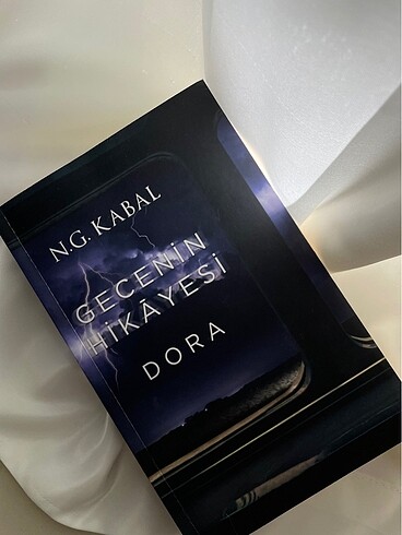  Beden Renk n.g.kabal gecenin hikayesi