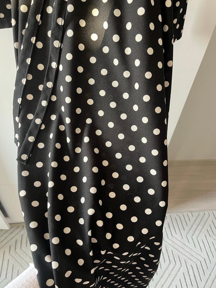 Uzun Kollu Puantiyeli Siyah Uzun Elbise - Görsel 4