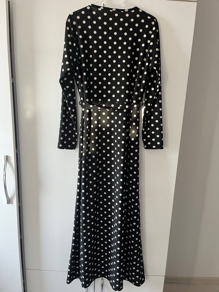 Uzun Kollu Puantiyeli Siyah Uzun Elbise - Görsel 2