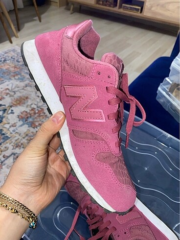 New balance 373