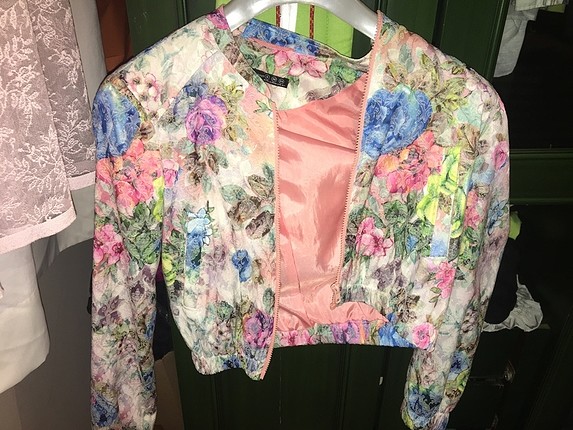 Croptop Renkli Çiçekli Ceket