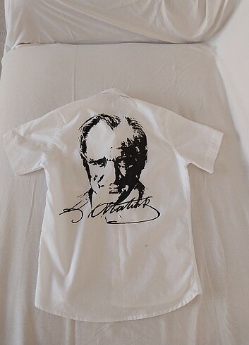 Diğer Atatürk baskılı gömlek