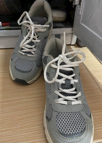 Gri Bağcıklı Kadın Spor Ayakkabısı - Görsel 2