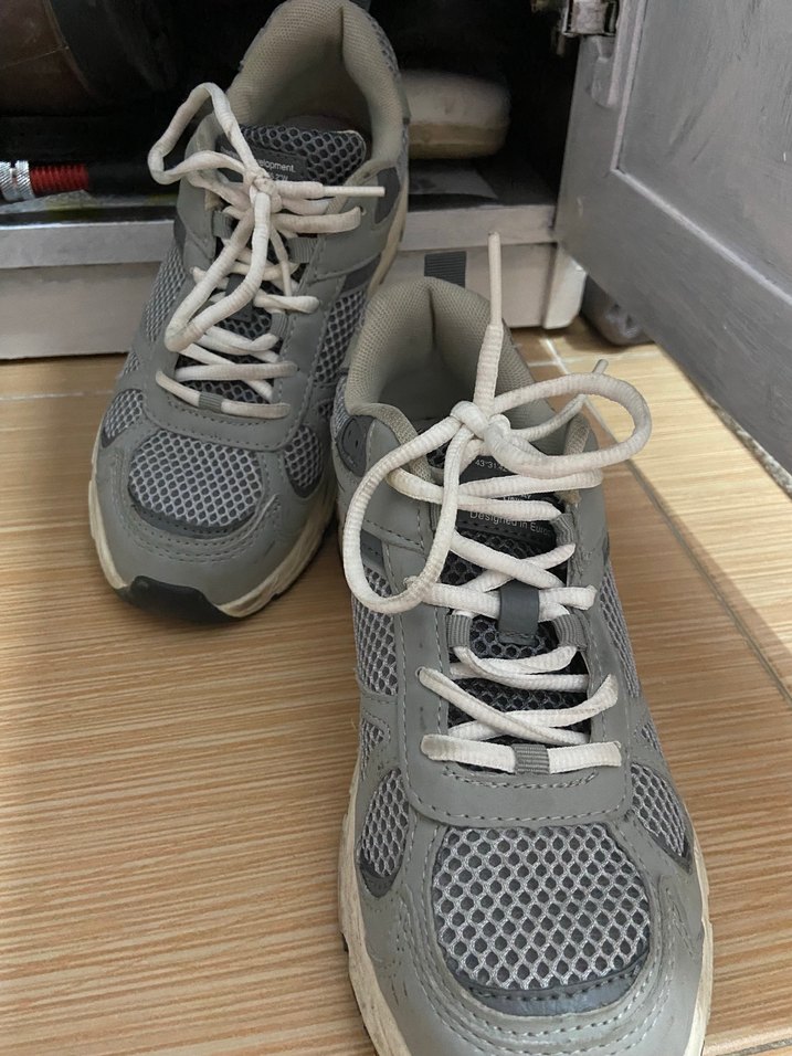 Gri Bağcıklı Kadın Spor Ayakkabısı - Görsel 2