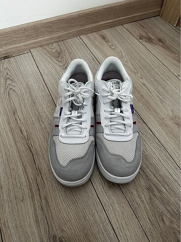 Nike squash type