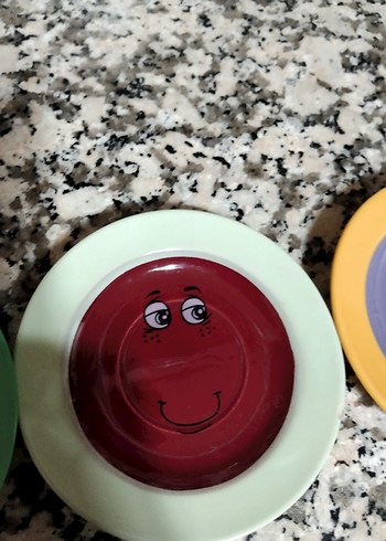 8 adet kupa,iki takım baharatlık,çay tabağı komple satılıktır - Görsel 10
