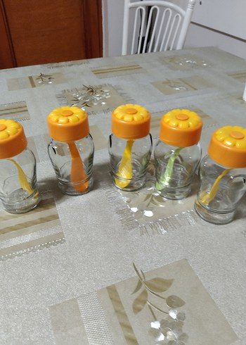 8 adet kupa,iki takım baharatlık,çay tabağı komple satılıktır - Görsel 14