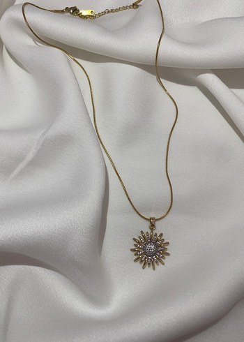 Gold Zincir Detaylı Midi Ayçiçeği Motifli Kolye