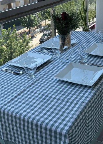 Yeşil Beyaz Kareli Modern Klasik Masa Örtüsü