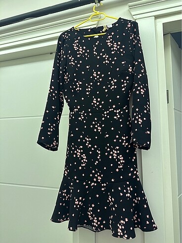 H&M sırt dekolteli çiçekli elbise