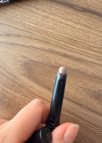 MAC Dazzleshadow Koyu Bej stick kalem far - Görsel 5