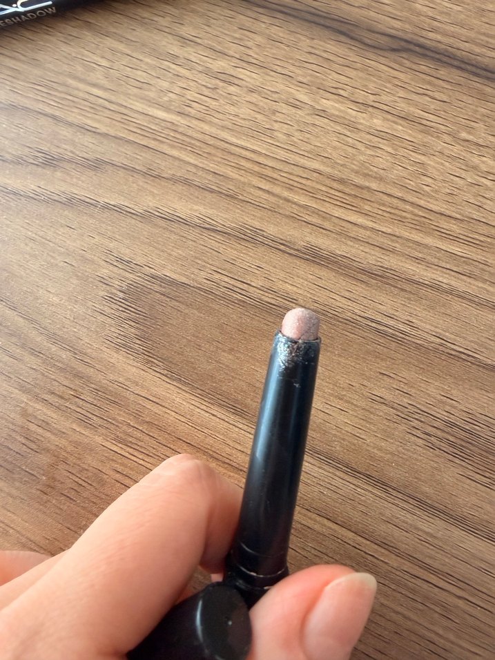 MAC Dazzleshadow Koyu Bej stick kalem far - Görsel 5