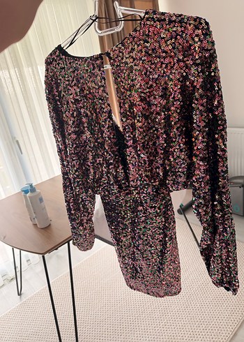 Pull bear Parlak Desenli V-Yaka Uzun Kollu Mini Elbise - Görsel 2