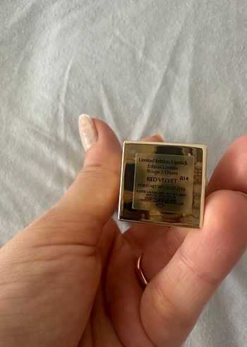 Estee Lauder Parlak Bordo Ruj