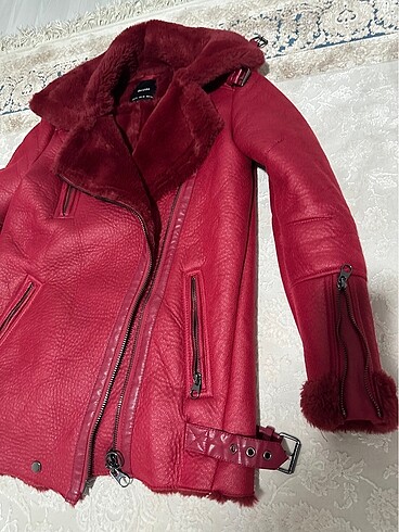 Zara Bershka kırmızı kürk biker ceket