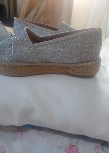 Guess Gri Payetli Dolgu Topuk Espadril - Görsel 4