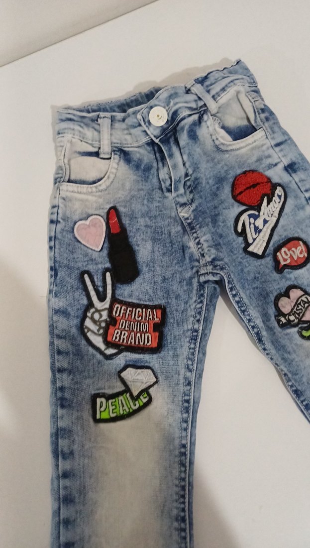 Nakışlı Düğmeli Renkli Kız Kot Pantolon - Görsel 2