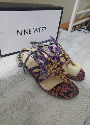 Nine West yeni kutulu sandalet 