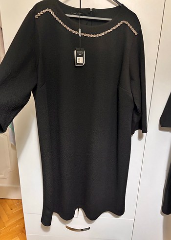 Zincir Detaylı Siyah Elbise - Görsel 3