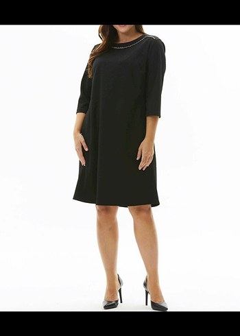 Zincir Detaylı Siyah Elbise - Görsel 4