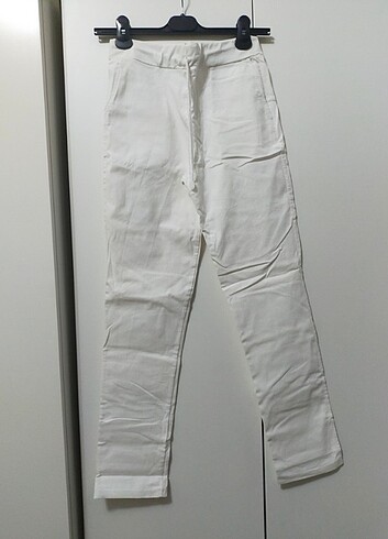 m Beden beyaz Renk Likralı Jean pantolon 