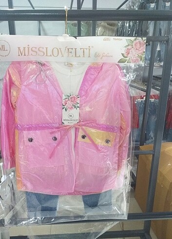 Miss Lovelti üçlü takım 