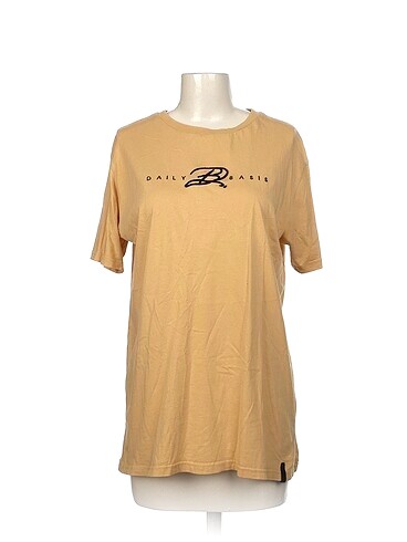 Diğer T-shirt %70 İndirimli.