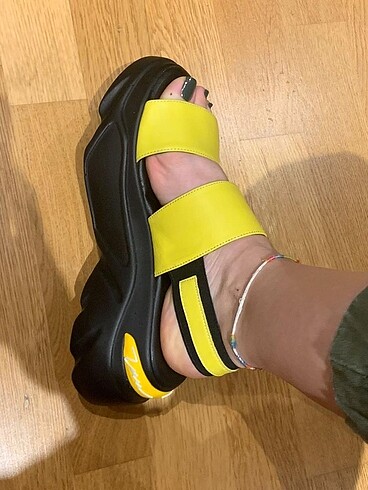38 Beden sarı Renk 38 numara sarı sandalet