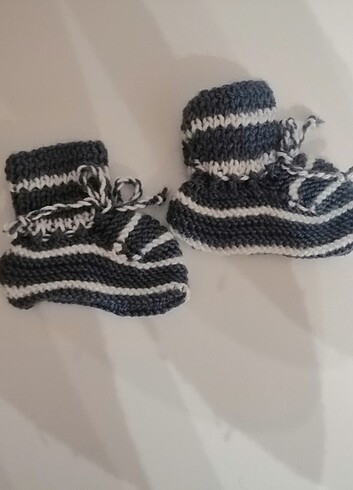 Tasarımcı Bebek patiği el örgüsü
